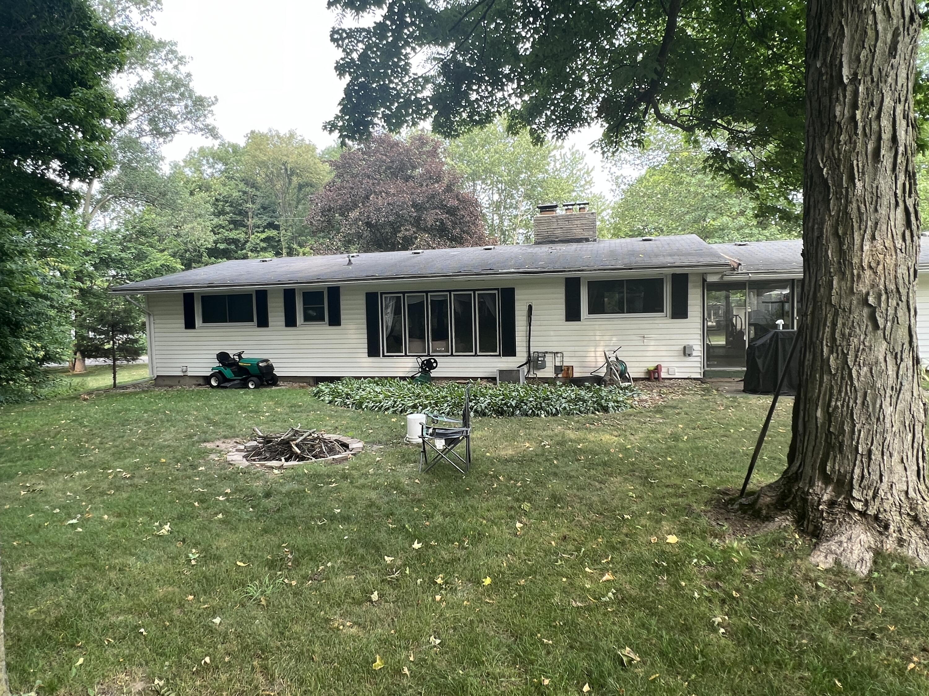 1020 Sir Knight Road Plainwell, MI 49080 - Photo 4 of 25 4