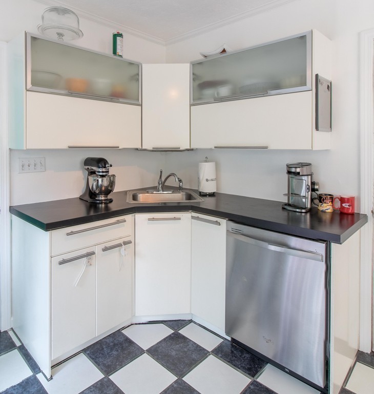 39 Volkmar Road Worcester, MA 01606 - Photo 11 of 27 Gallery Image 11