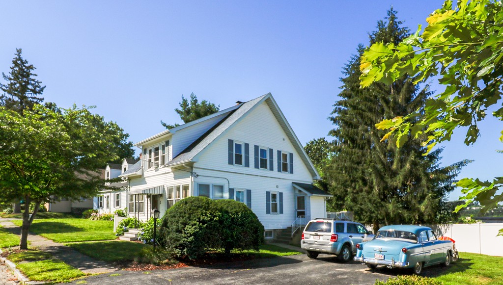 39 Volkmar Road Worcester, MA 01606 - Photo 2 of 27 Gallery Image 2