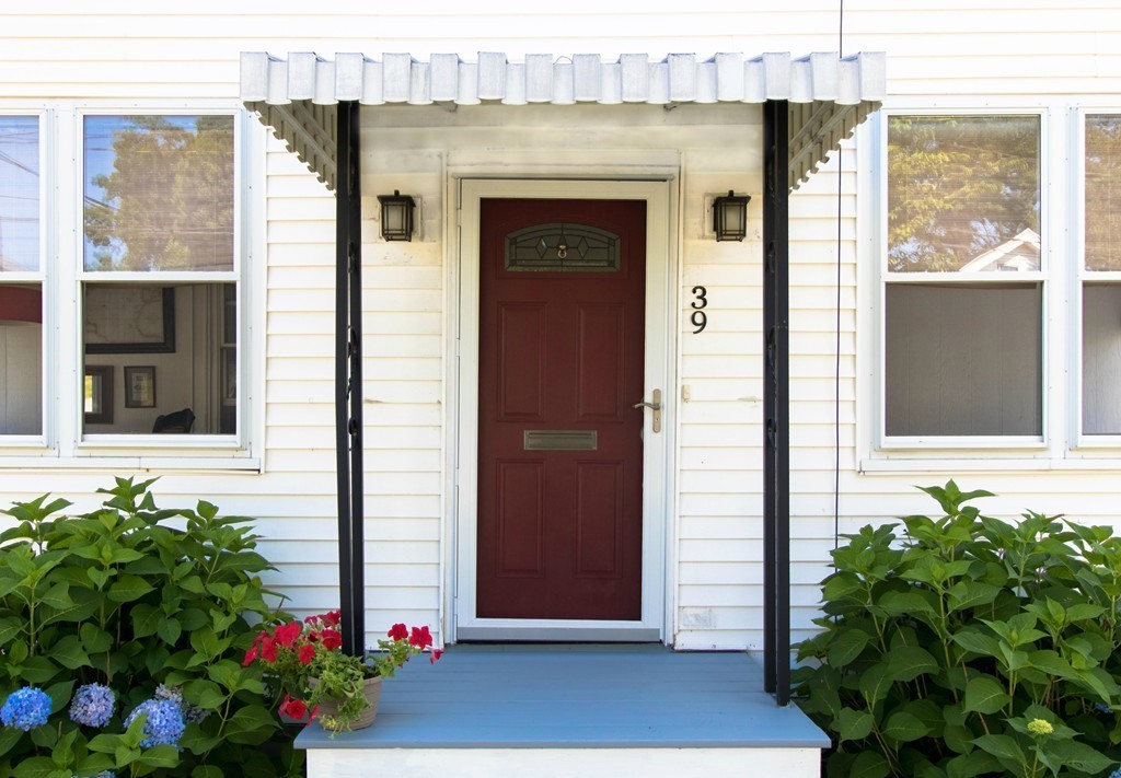 39 Volkmar Road Worcester, MA 01606 - Photo 4 of 27 Gallery Image 4