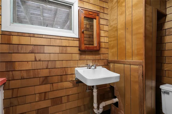 $389,900 | 930 East Avenue, Burrillville, RI 02858