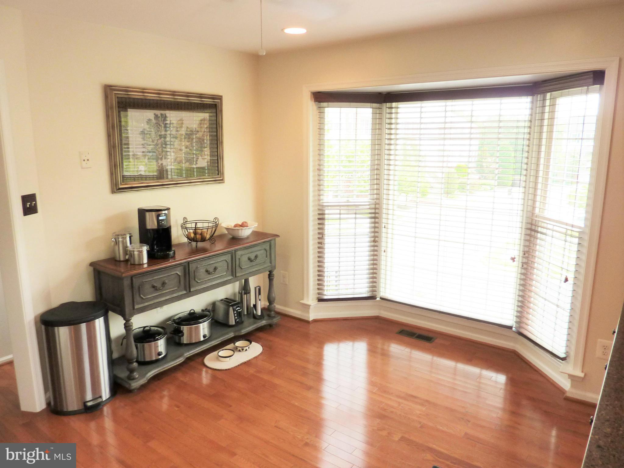 46934 Rabbitrun Terrace Sterling, VA 20164 - Photo 5 of 30 Kitchen