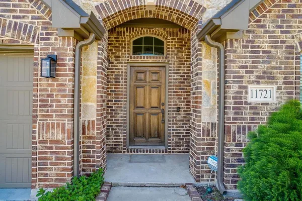 $2,600 | 11721 Pistachio Trail, Fort Worth, TX 76108