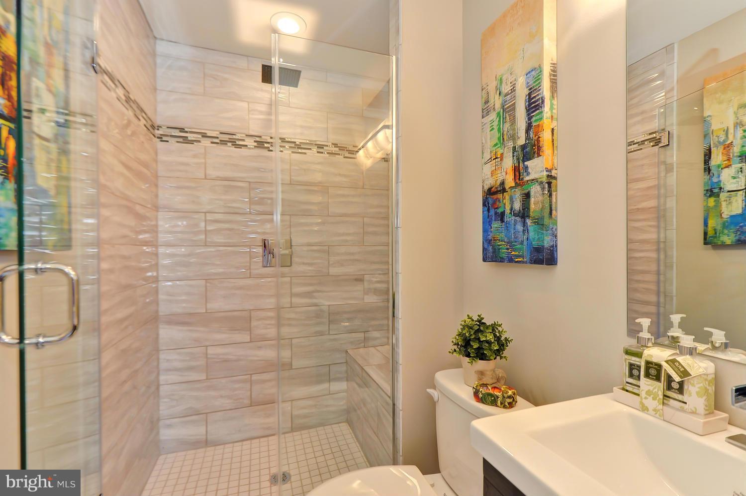 3189 Apple Road Northeast, Unit 8 Washington, DC 20018 - Photo 15 of 30 Bath (Master)