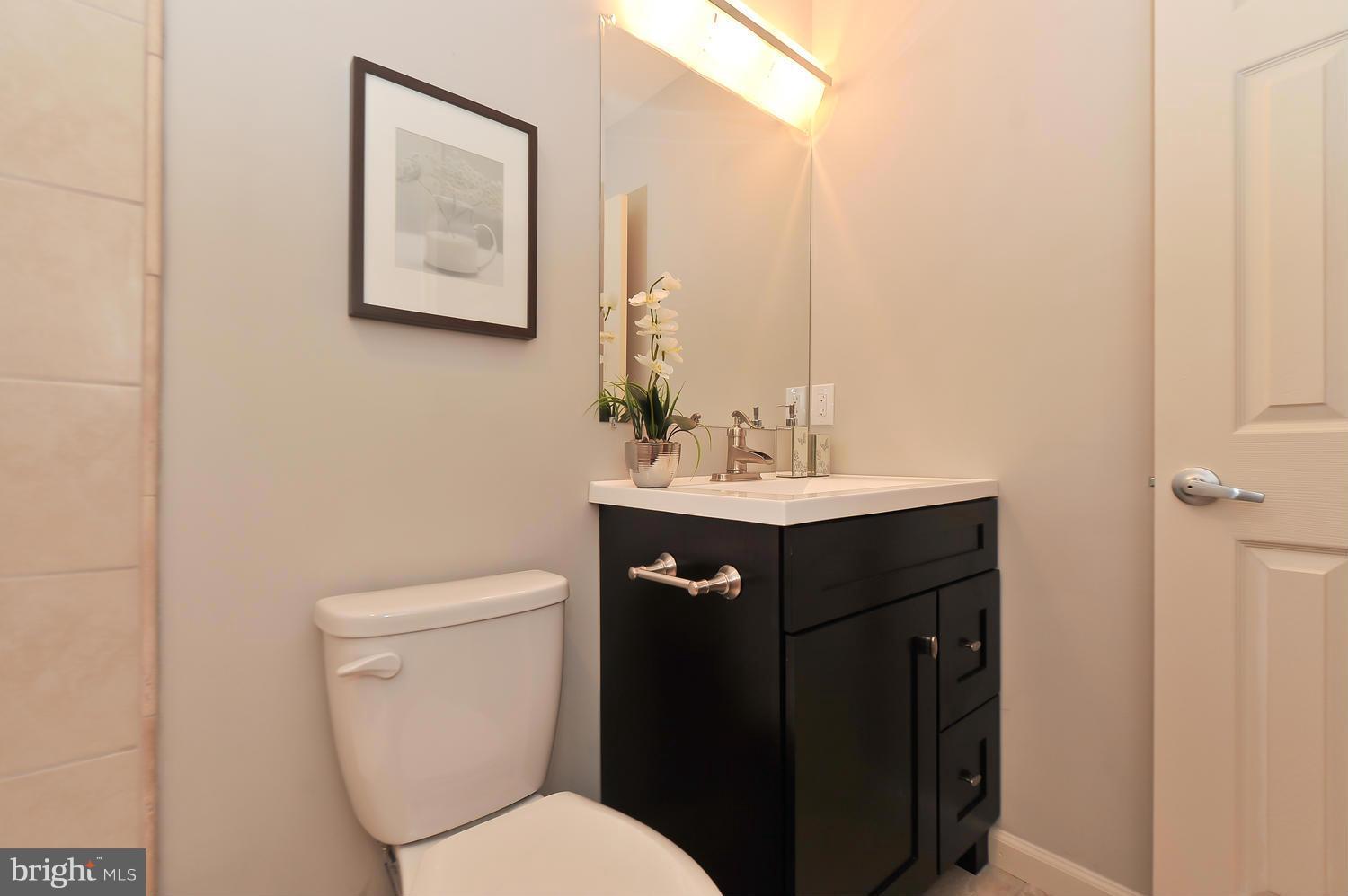 3189 Apple Road Northeast, Unit 8 Washington, DC 20018 - Photo 20 of 30 Bath