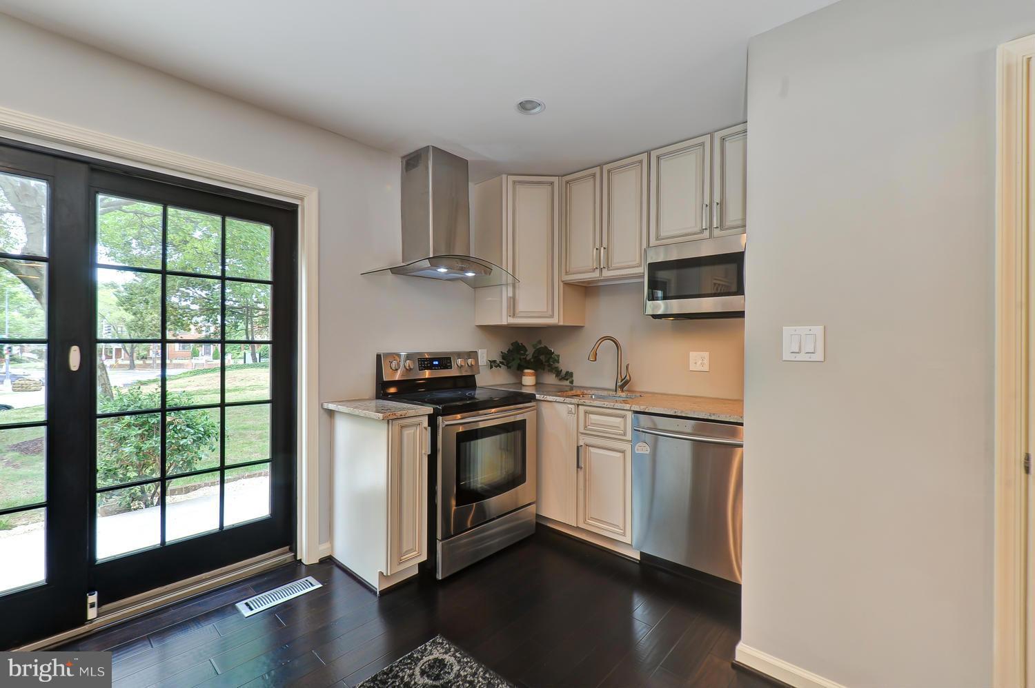 3189 Apple Road Northeast, Unit 8 Washington, DC 20018 - Photo 6 of 30 Kitchen