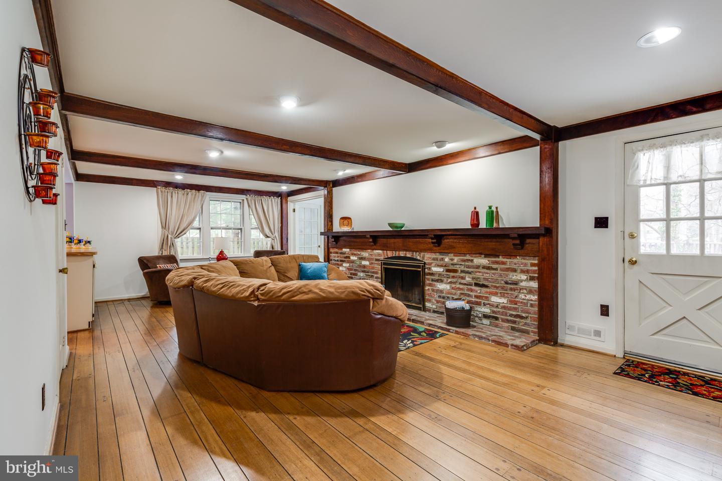 8 Tendring Road Cherry Hill, NJ 08003 - Photo 5 of 33 Large Family Room w/beautiful wood beams