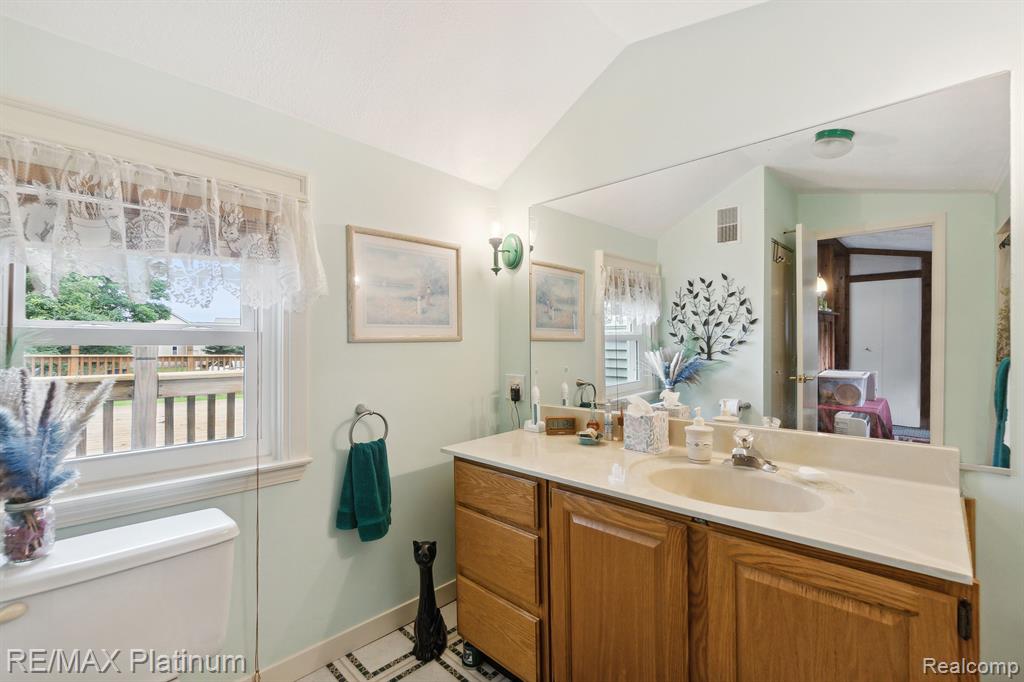 9399 Dean Road Fenton, MI 48430 - Photo 9 of 13 Gallery Image 9