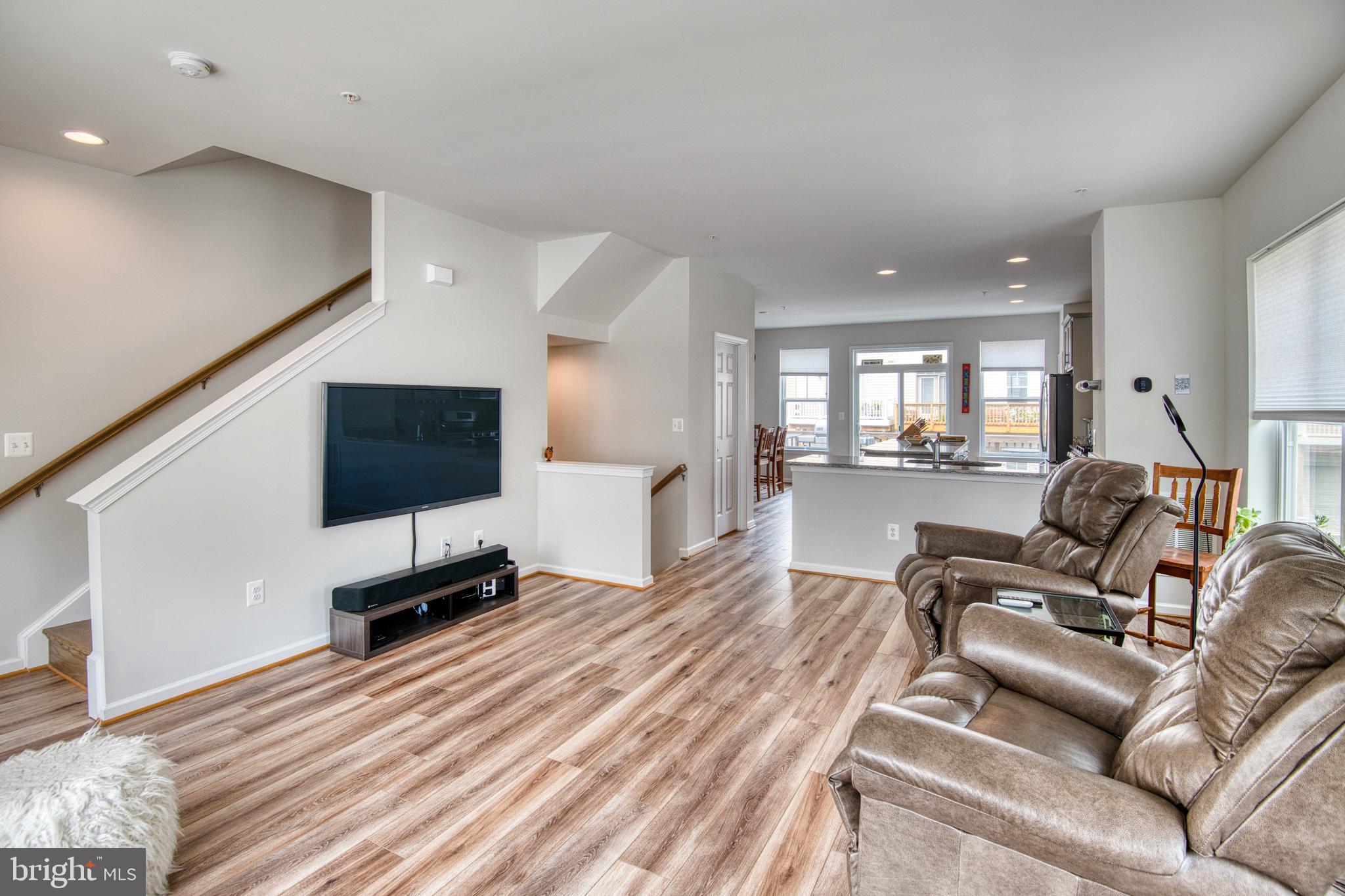 16211 Coolidge Avenue Silver Spring, MD 20906 - Photo 5 of 28
