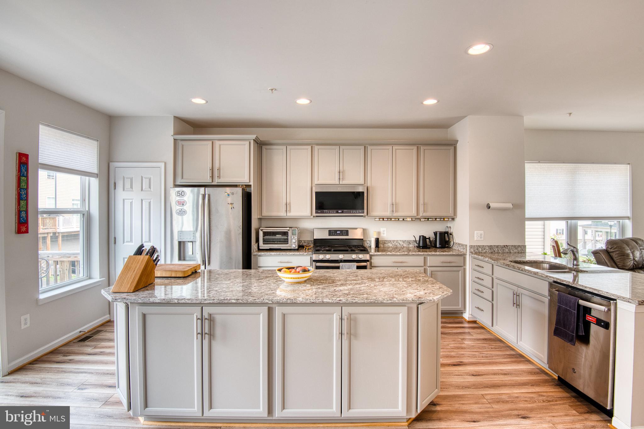 16211 Coolidge Avenue Silver Spring, MD 20906 - Photo 9 of 28