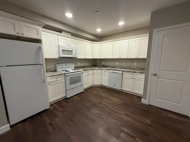 $2,300 | 123 Shirley Avenue, Unit 204, Revere, MA 02151