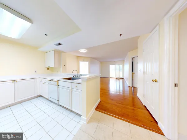 $3,000 | 1045 North Utah Street, Unit 308, Arlington, VA 22203