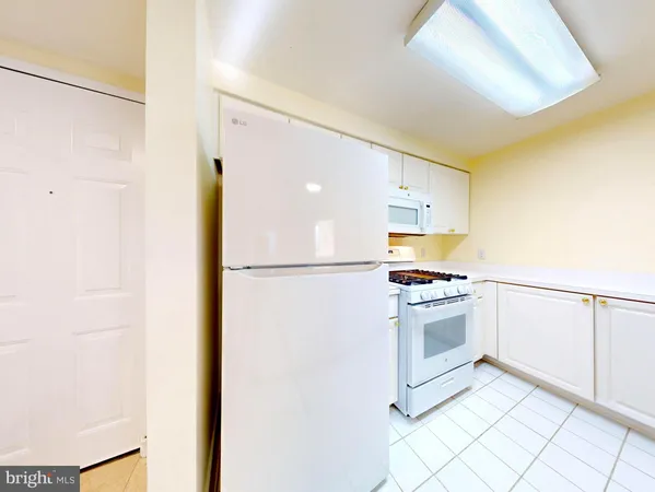 $3,000 | 1045 North Utah Street, Unit 308, Arlington, VA 22203