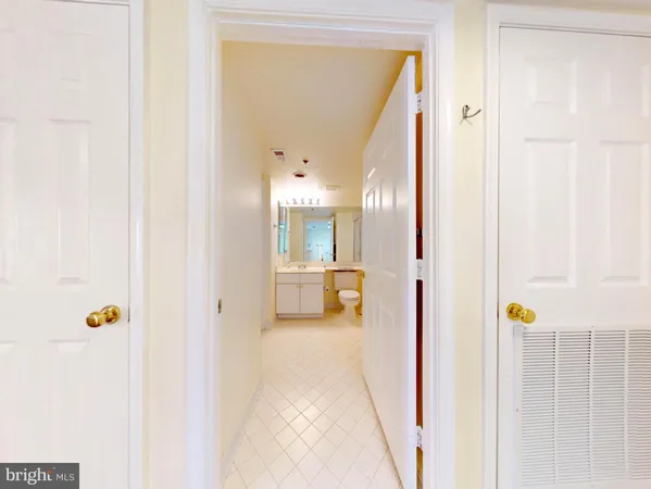 $3,000 | 1045 North Utah Street, Unit 308, Arlington, VA 22203