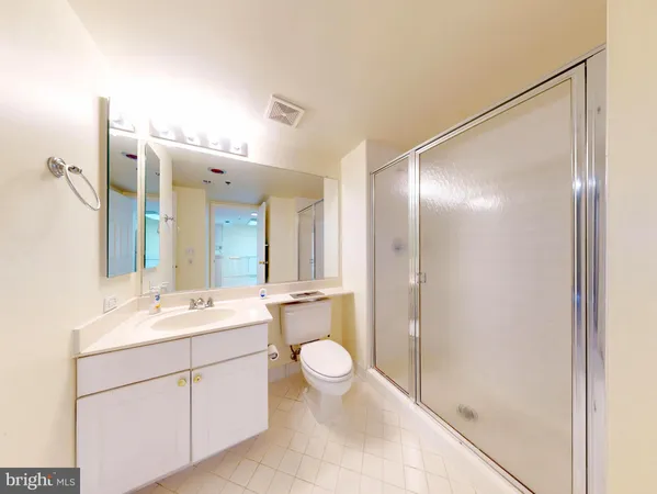 $3,000 | 1045 North Utah Street, Unit 308, Arlington, VA 22203