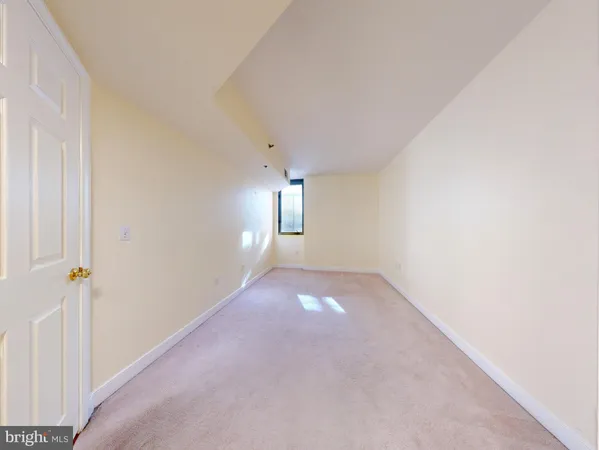 $3,000 | 1045 North Utah Street, Unit 308, Arlington, VA 22203