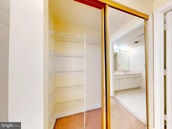 $3,000 | 1045 North Utah Street, Unit 308, Arlington, VA 22203