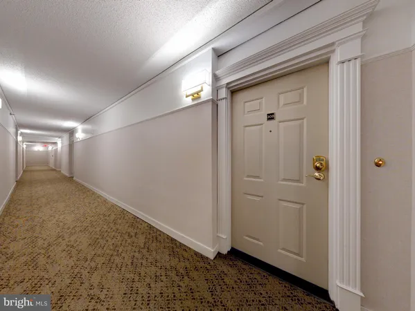 $3,000 | 1045 North Utah Street, Unit 308, Arlington, VA 22203