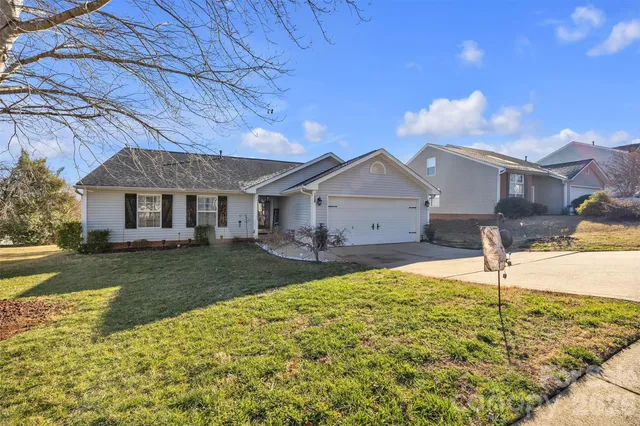 $314,900 | 1959 8th Street Southeast, Hickory, NC 28602