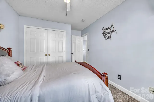 $314,900 | 1959 8th Street Southeast, Hickory, NC 28602