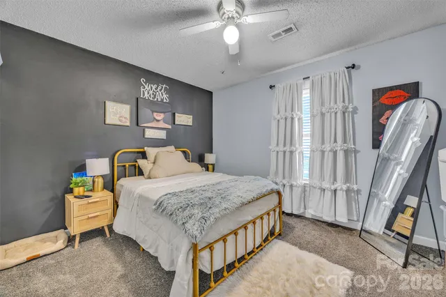 $314,900 | 1959 8th Street Southeast, Hickory, NC 28602