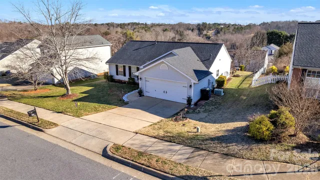 $314,900 | 1959 8th Street Southeast, Hickory, NC 28602