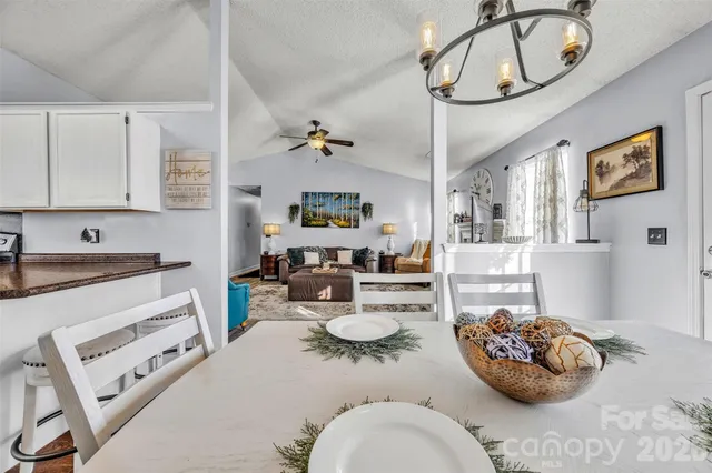 $314,900 | 1959 8th Street Southeast, Hickory, NC 28602