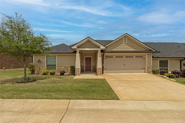 $289,000 | 815 East Grande Boulevard, Unit T101, Tyler, TX 75703