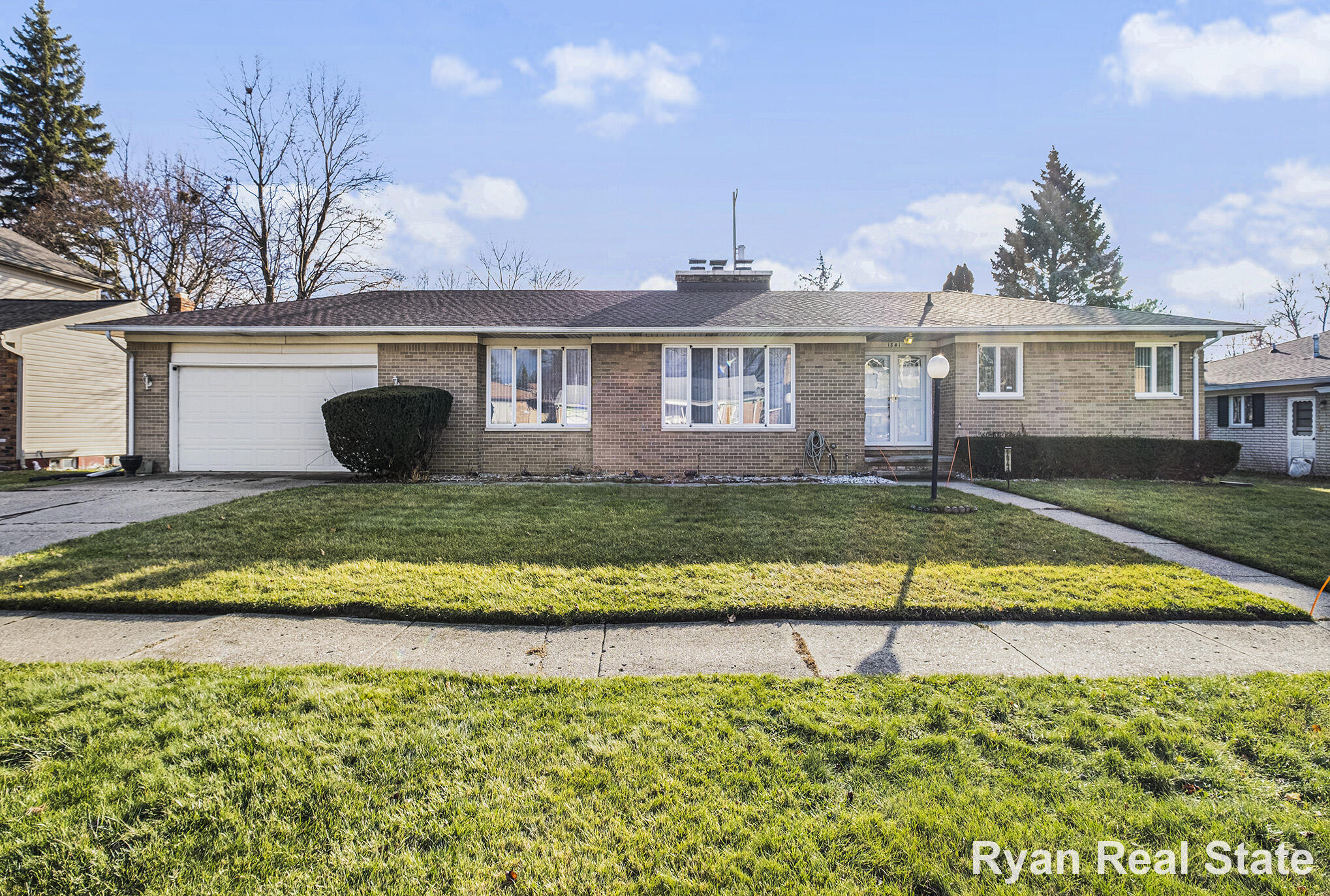 1841 Springfield Street Flint, MI 48503 - Photo 2 of 27 DSCF9290