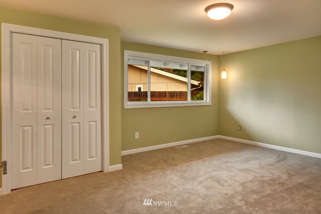 16135 Southeast 145th Place Renton, WA 98059 - Photo 11 of 21 Gallery Image 11