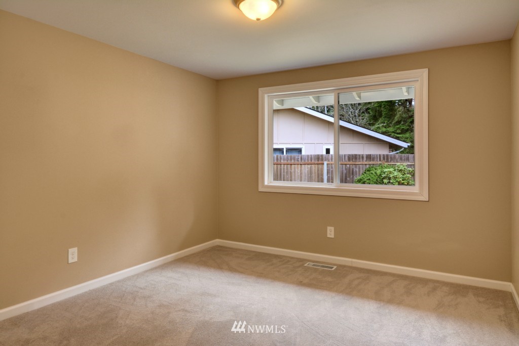 16135 Southeast 145th Place Renton, WA 98059 - Photo 13 of 21 Gallery Image 13