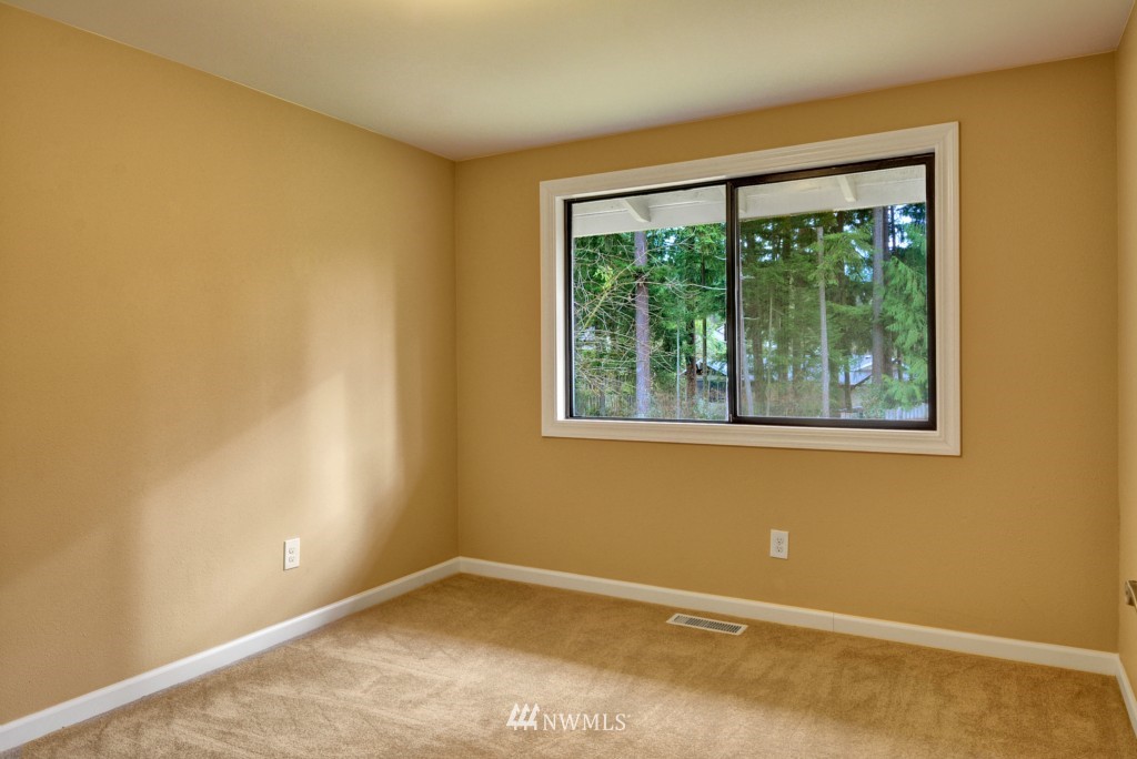 16135 Southeast 145th Place Renton, WA 98059 - Photo 14 of 21 Gallery Image 14
