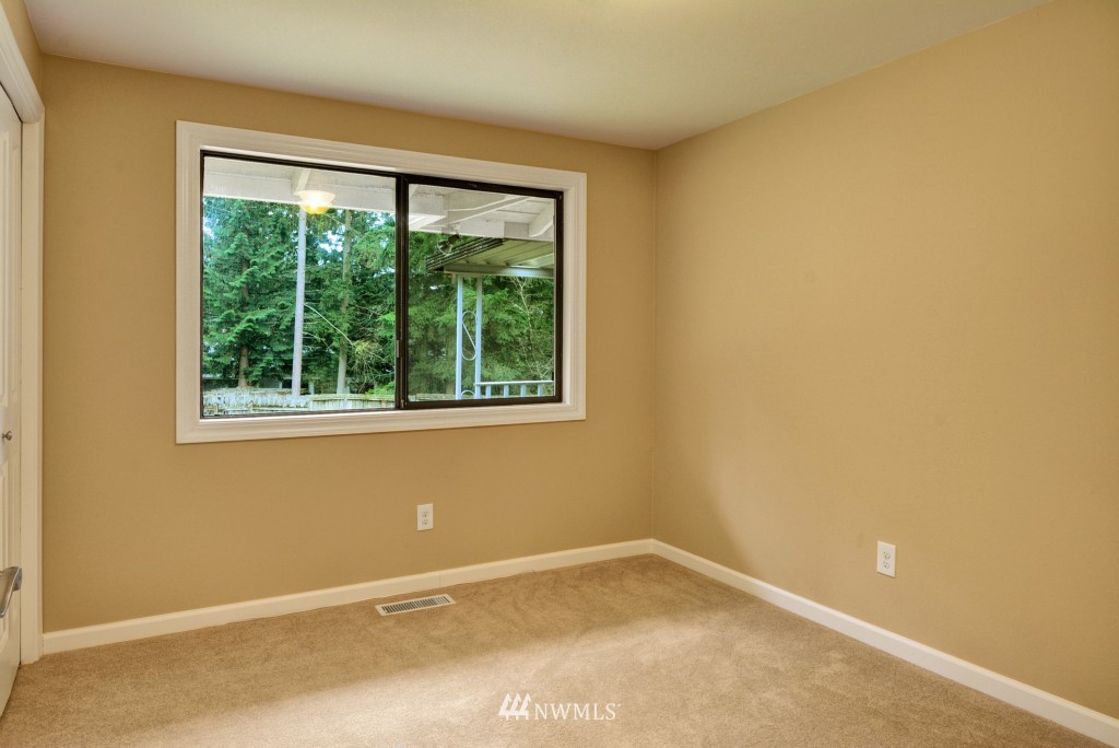 16135 Southeast 145th Place Renton, WA 98059 - Photo 18 of 21 Gallery Image 18