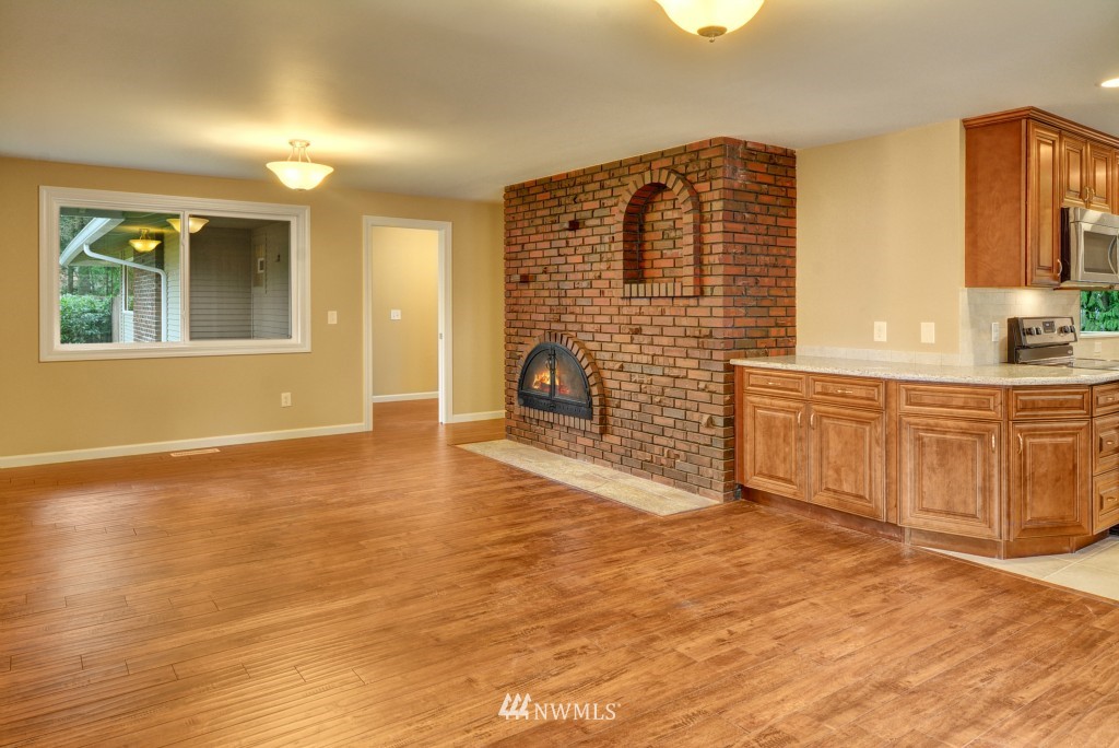 16135 Southeast 145th Place Renton, WA 98059 - Photo 9 of 21 Gallery Image 9