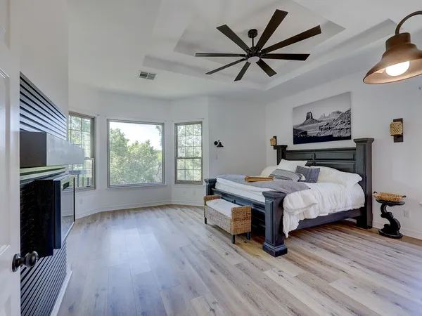 $1,379,000 | 9902 Scenic Bluff Drive, Austin, TX 78733