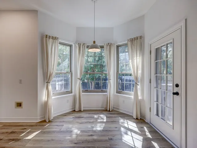 $1,435,000 | 9902 Scenic Bluff Drive, Austin, TX 78733