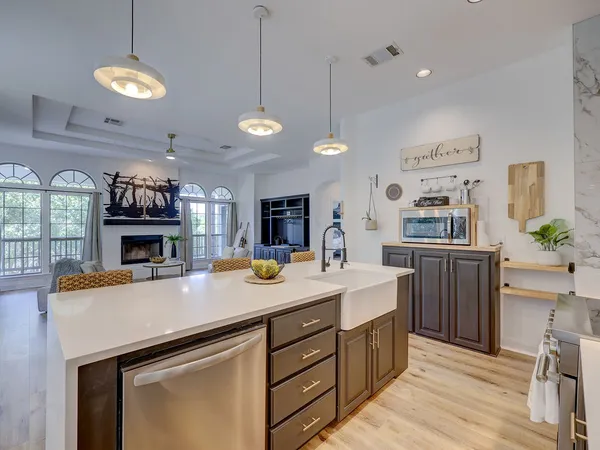$1,379,000 | 9902 Scenic Bluff Drive, Austin, TX 78733