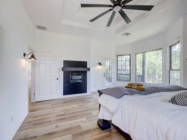$1,379,000 | 9902 Scenic Bluff Drive, Austin, TX 78733