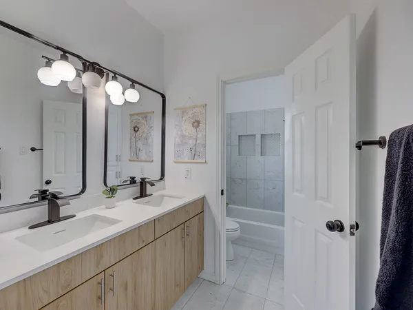 $1,379,000 | 9902 Scenic Bluff Drive, Austin, TX 78733