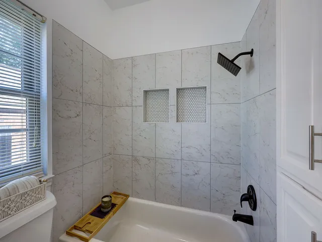 $1,435,000 | 9902 Scenic Bluff Drive, Austin, TX 78733