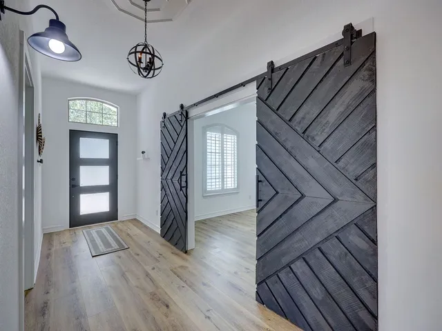 $1,435,000 | 9902 Scenic Bluff Drive, Austin, TX 78733