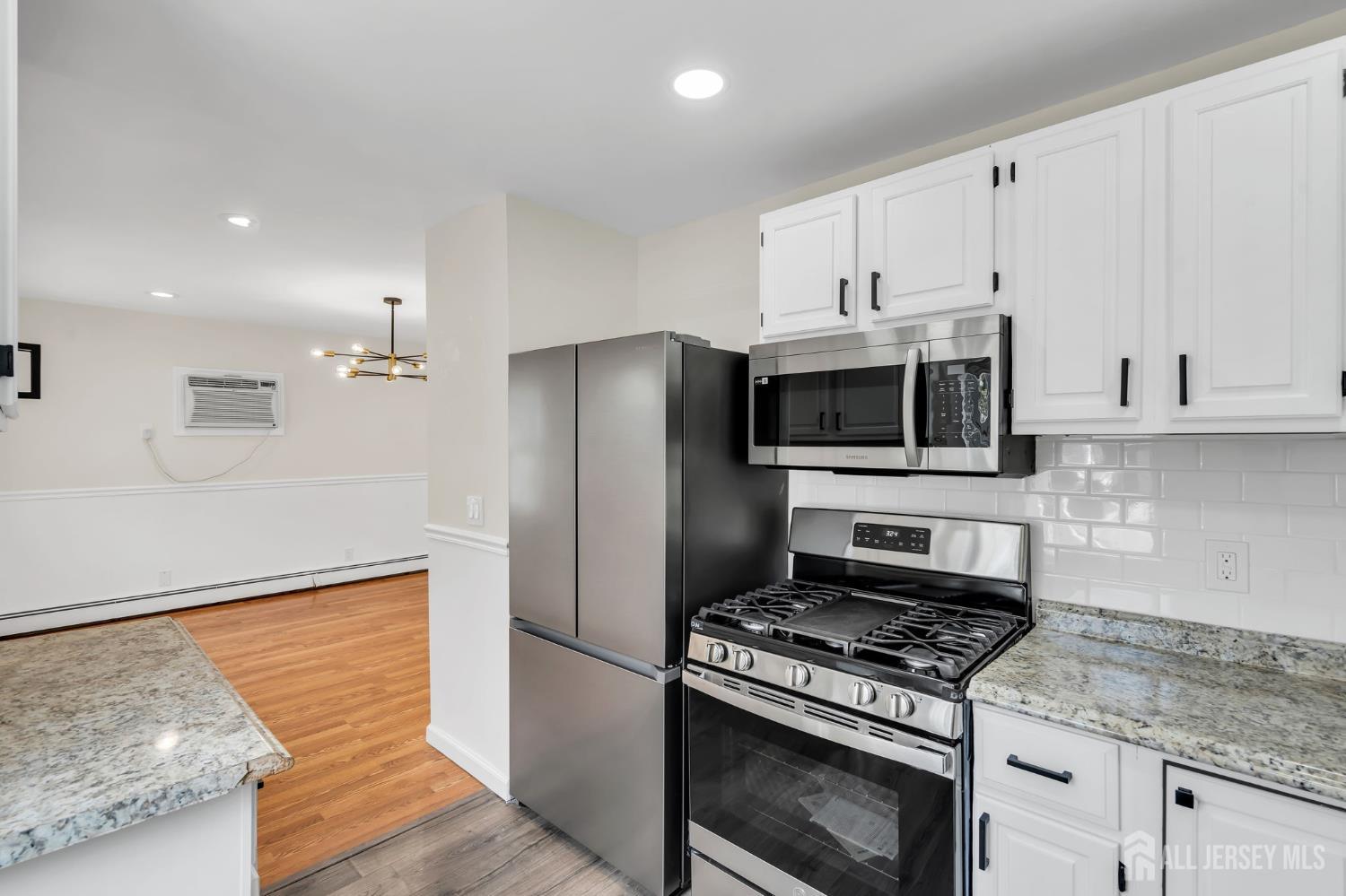 23 Old Forge Road Helmetta, NJ 08828 - Photo 12 of 34