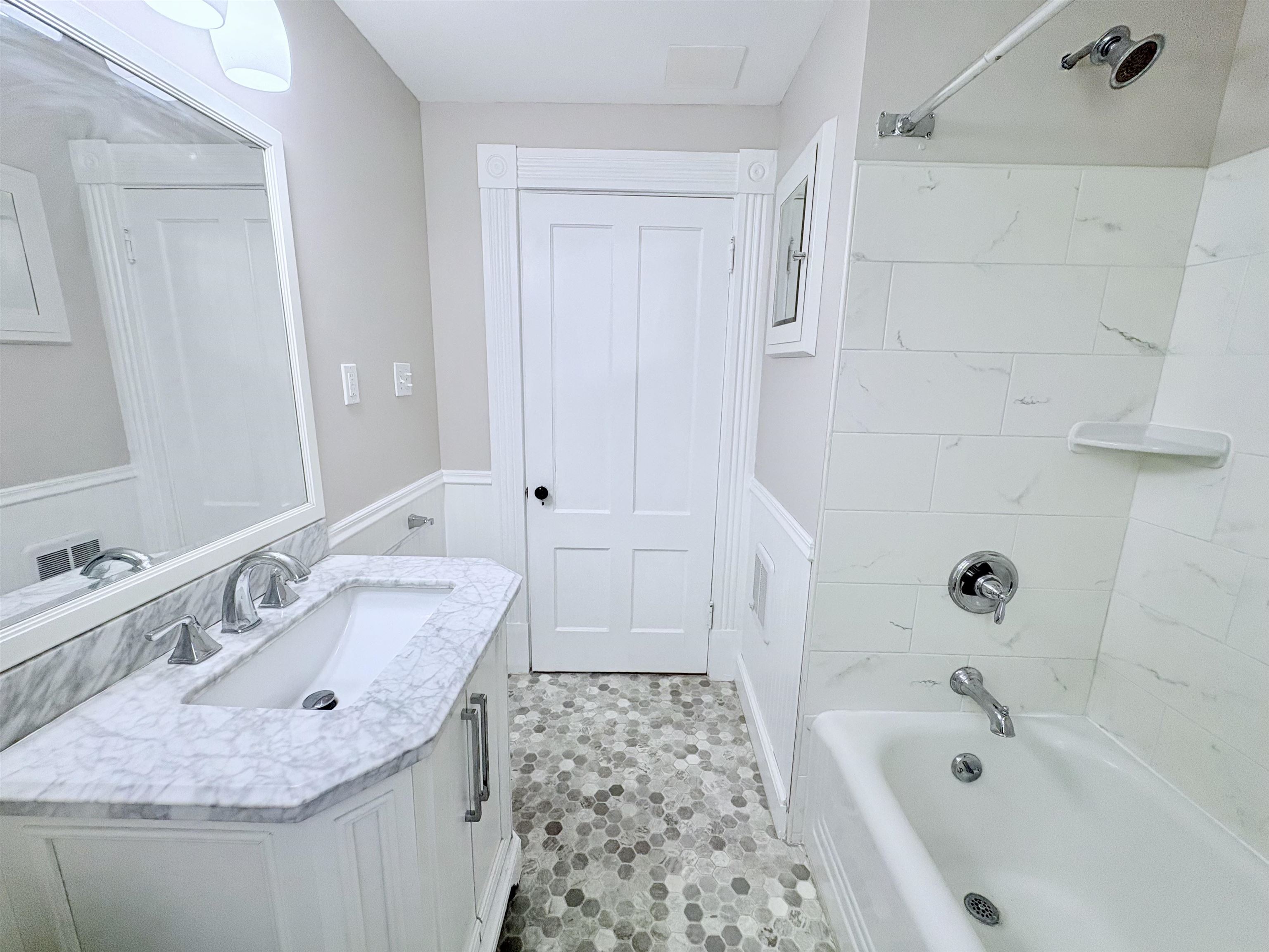 883 Union Street, Unit 2 Manchester, NH 03104 - Photo 11 of 12 Gallery Image 11