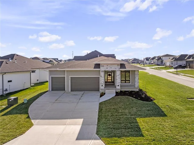 $638,650 | 24195 West 91st Terrace, Lenexa, KS 66227