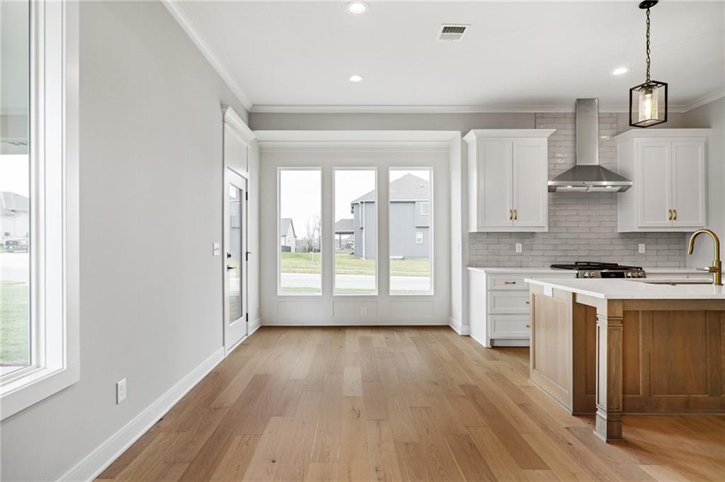 24195 West 91st Terrace Lenexa, KS 66227 - Photo 19 of 49