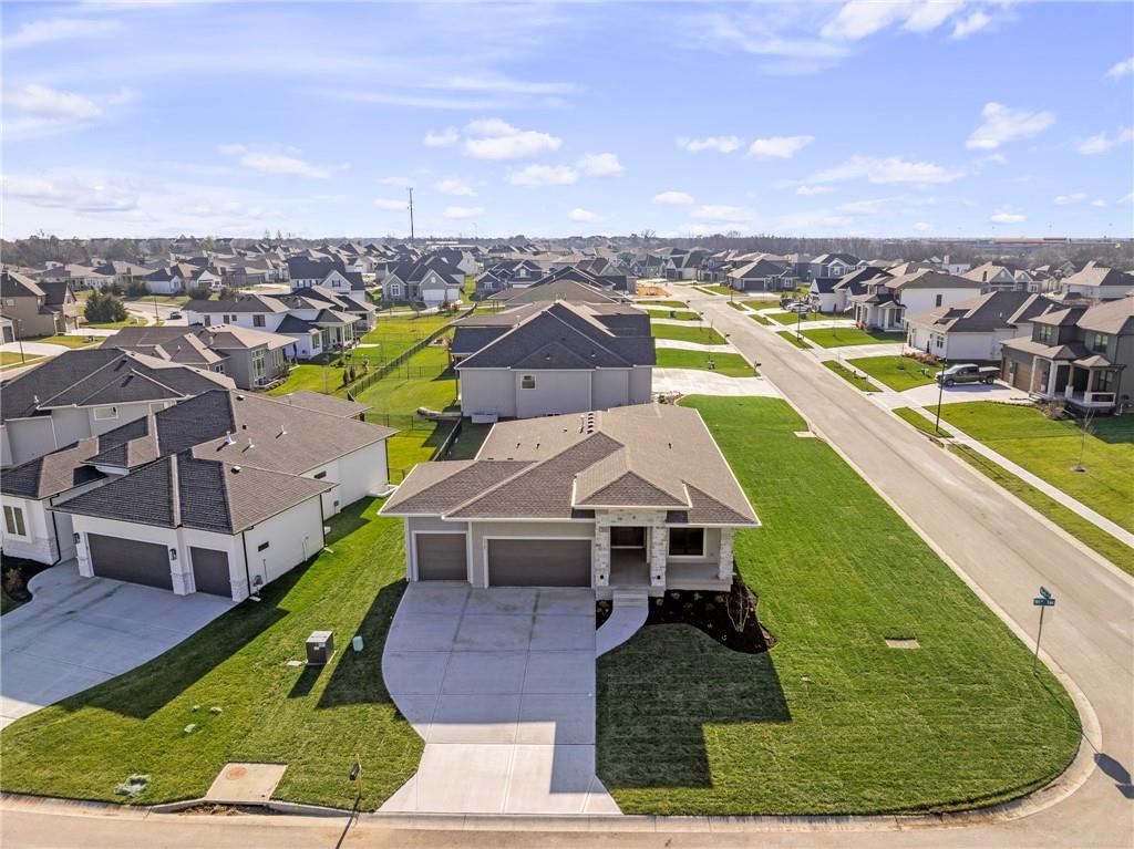 24195 West 91st Terrace Lenexa, KS 66227 - Photo 2 of 49