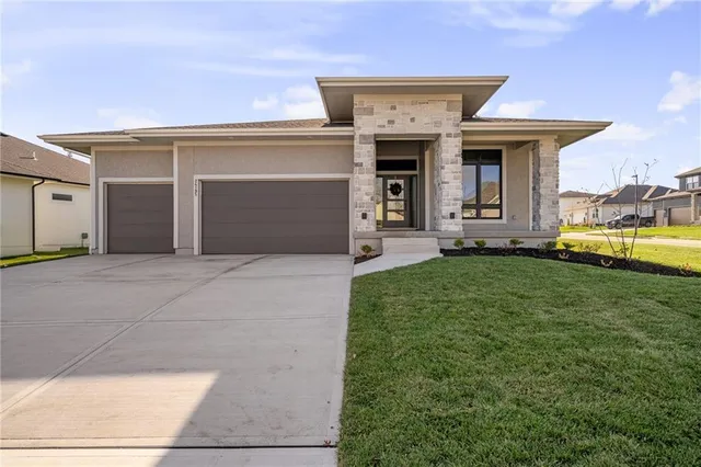 $638,650 | 24195 West 91st Terrace, Lenexa, KS 66227