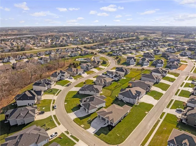 $638,650 | 24195 West 91st Terrace, Lenexa, KS 66227