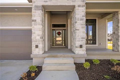 $638,650 | 24195 West 91st Terrace, Lenexa, KS 66227