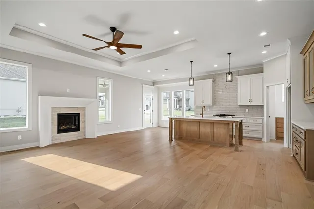 $638,650 | 24195 West 91st Terrace, Lenexa, KS 66227